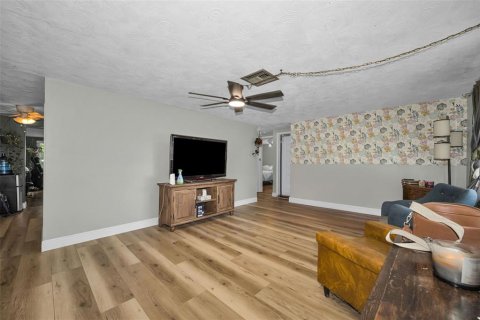 House in Holiday, Florida 2 bedrooms, 110.46 sq.m. № 2157694 - photo 6