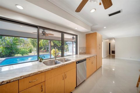 Villa ou maison à vendre à Cooper City, Floride: 3 chambres, 161.46 m2 № 2043142 - photo 5