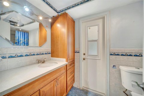 Villa ou maison à vendre à Cooper City, Floride: 3 chambres, 161.46 m2 № 2043142 - photo 18