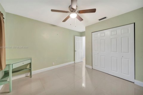 Villa ou maison à vendre à Cooper City, Floride: 3 chambres, 161.46 m2 № 2043142 - photo 17