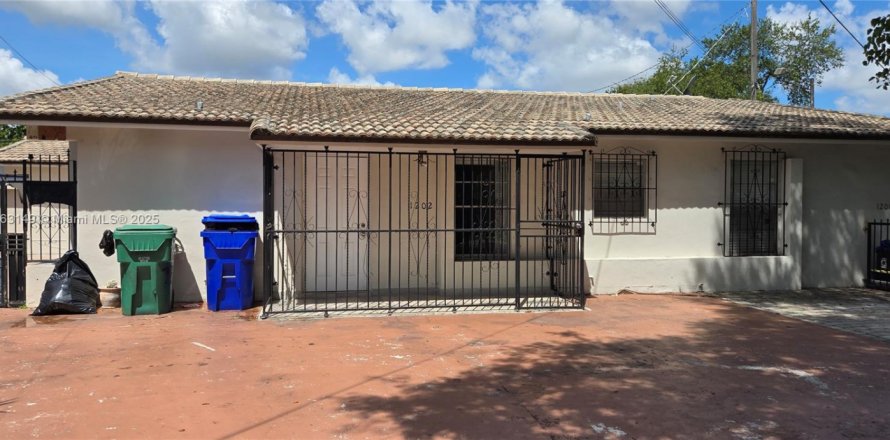 Villa ou maison à Miami, Floride 3 chambres, 201.04 m2 № 1890383