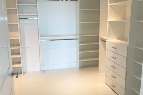 Condominio en venta en Sunny Isles Beach, Florida, 2 dormitorios, 144.28 m2 № 2012874 - foto 10