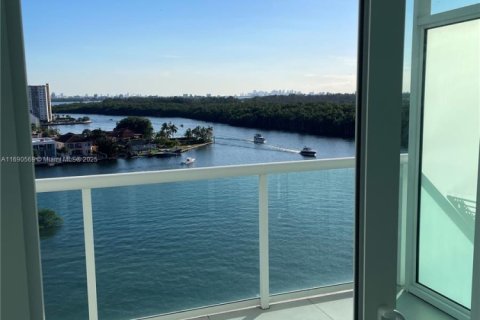 Condominio en venta en Sunny Isles Beach, Florida, 2 dormitorios, 144.28 m2 № 2012874 - foto 7