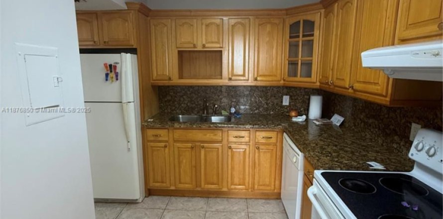 Condo à North Miami Beach, Floride, 1 chambre  № 1923747