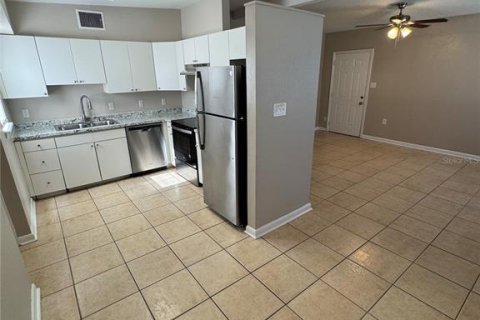 Casa en venta en Tampa, Florida, 4 dormitorios, 119.47 m2 № 2101889 - foto 5