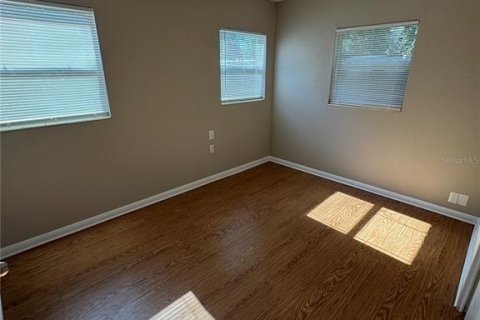 Casa en venta en Tampa, Florida, 4 dormitorios, 119.47 m2 № 2101889 - foto 19