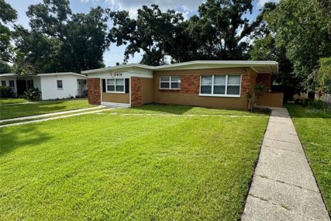 House in Tampa, Florida 4 bedrooms, 119.47 sq.m. № 2101889