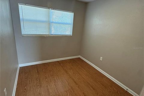 Casa en venta en Tampa, Florida, 4 dormitorios, 119.47 m2 № 2101889 - foto 14