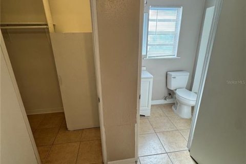 Casa en venta en Tampa, Florida, 4 dormitorios, 119.47 m2 № 2101889 - foto 9