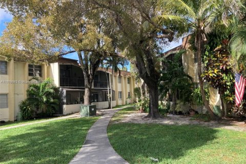 Copropriété à vendre à Miami, Floride: 1 chambre, 70.61 m2 № 1973371 - photo 1