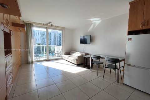Condominio en alquiler en Sunny Isles Beach, Florida, 33.44 m2 № 2012140 - foto 5