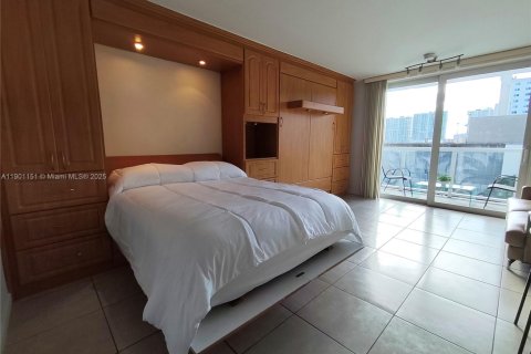 Condominio en alquiler en Sunny Isles Beach, Florida, 33.44 m2 № 2012140 - foto 8