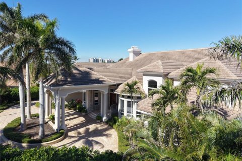 House in Bonita Springs, Florida 4 bedrooms, 728.17 sq.m. № 1556833 - photo 10