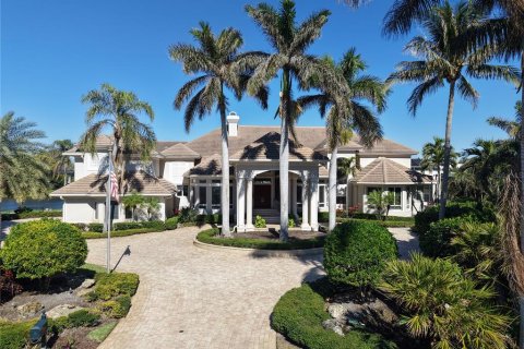 House in Bonita Springs, Florida 4 bedrooms, 728.17 sq.m. № 1556833 - photo 8