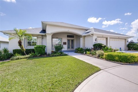 House in Lakeland, Florida 3 bedrooms, 309.36 sq.m. № 1916086 - photo 1