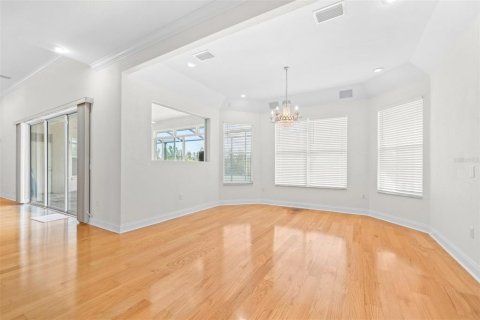 House in Lakeland, Florida 3 bedrooms, 309.36 sq.m. № 1916086 - photo 10