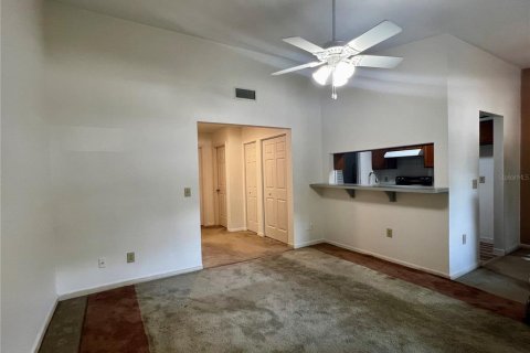 Dúplex en venta en Gainesville, Florida, 2 dormitorios, 85.28 m2 № 1644470 - foto 2