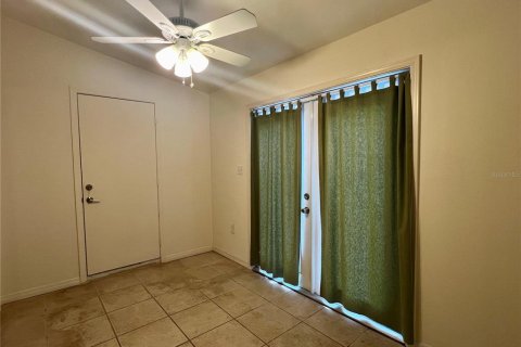 Dúplex en venta en Gainesville, Florida, 2 dormitorios, 85.28 m2 № 1644470 - foto 9