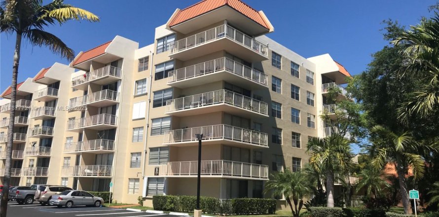 Condominio en Miami, Florida, 1 dormitorio № 1896175