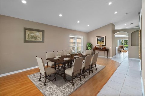 House in Orlando, Florida 4 bedrooms, 181.72 sq.m. № 1873536 - photo 5