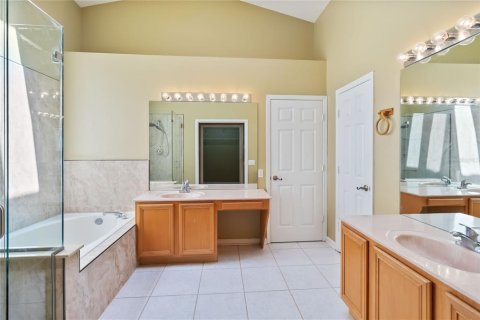 House in Orlando, Florida 4 bedrooms, 181.72 sq.m. № 1873536 - photo 18