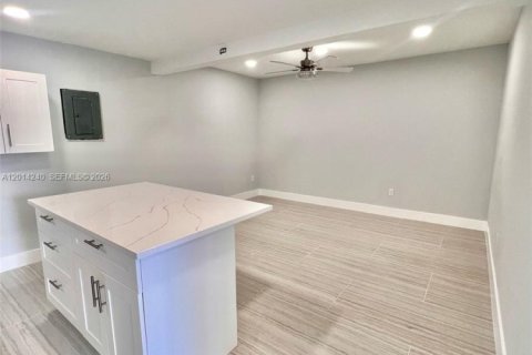 House in Miramar, Florida 1 bedroom № 2076249 - photo 4