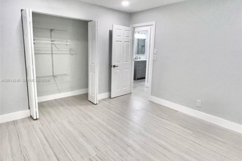 House in Miramar, Florida 1 bedroom № 2076249 - photo 13