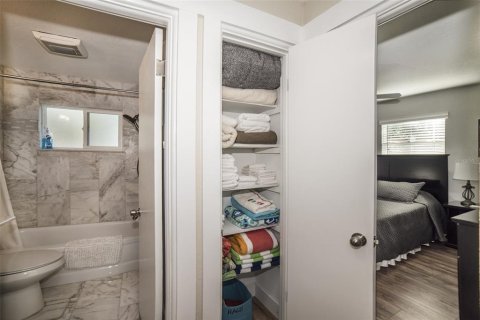 Casa en alquiler en Clearwater, Florida, 3 dormitorios, 116.22 m2 № 1796754 - foto 12