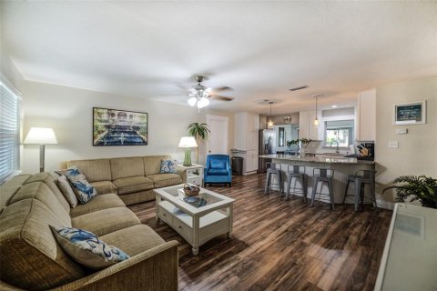 Casa en alquiler en Clearwater, Florida, 3 dormitorios, 116.22 m2 № 1796754 - foto 2