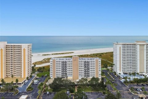 Condo in Clearwater, Florida, 2 bedrooms № 2408605 - photo 2