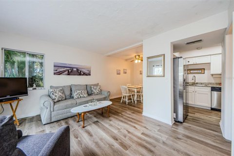 Copropriété à vendre à Clearwater, Floride: 2 chambres, 79.25 m2 № 1508901 - photo 2