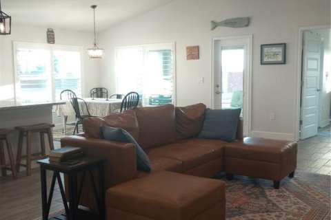 House in Auburndale, Florida 3 bedrooms, 183.02 sq.m. № 1652103 - photo 5