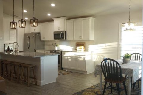 House in Auburndale, Florida 3 bedrooms, 183.02 sq.m. № 1652103 - photo 9