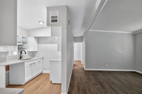 Villa ou maison à vendre à Lake Worth, Floride: 3 chambres, 83.8 m2 № 2008961 - photo 12