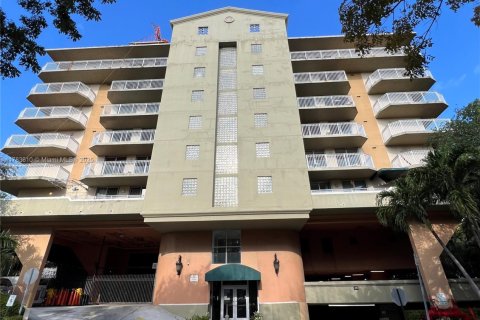 Copropriété à vendre à Miami, Floride: 2 chambres, 95.69 m2 № 1706015 - photo 1