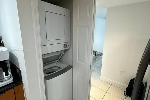Copropriété à vendre à Miami, Floride: 2 chambres, 95.69 m2 № 1706015 - photo 6