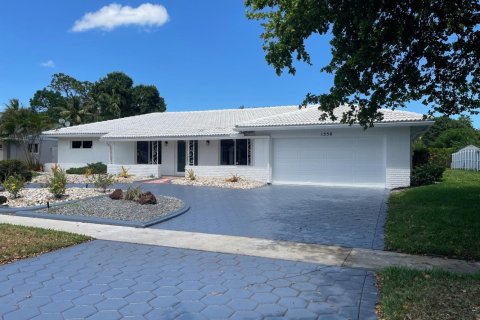 Casa en alquiler en Plantation, Florida, 4 dormitorios, 218.13 m2 № 1134964 - foto 1
