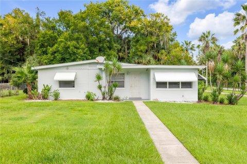 Commercial property in New Smyrna Beach, Florida № 2379246 - photo 5