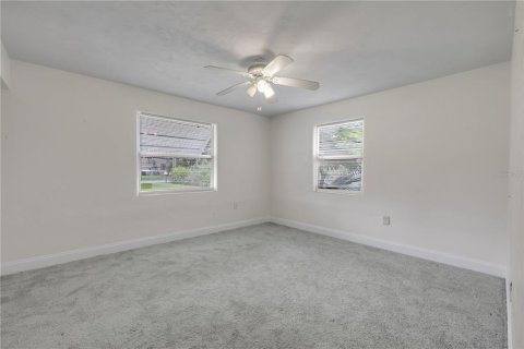 Commercial property in New Smyrna Beach, Florida № 2379246 - photo 24