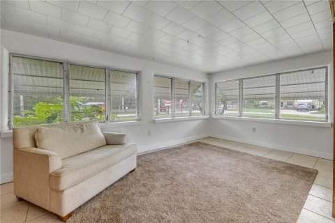 Commercial property in New Smyrna Beach, Florida № 2379246 - photo 15