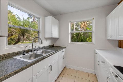 Commercial property in New Smyrna Beach, Florida № 2379246 - photo 20
