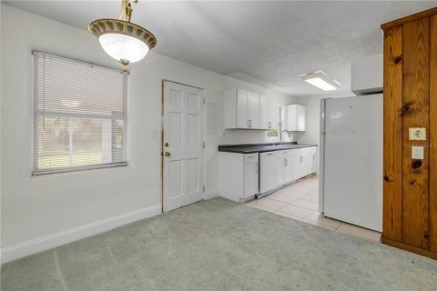 Commercial property in New Smyrna Beach, Florida № 2379246 - photo 12