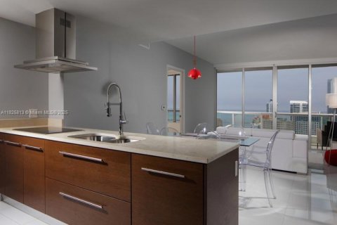 Condo in Miami, Florida, 2 bedrooms  № 1796470 - photo 7