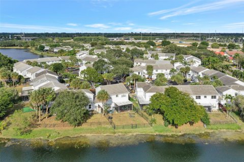 Touwnhouse à vendre à Davie, Floride: 3 chambres, 184.5 m2 № 1986852 - photo 3