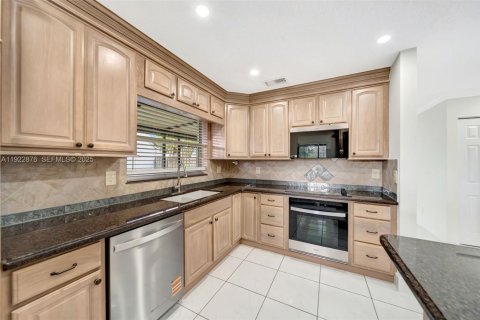 Touwnhouse à vendre à Davie, Floride: 3 chambres, 184.5 m2 № 1986852 - photo 18