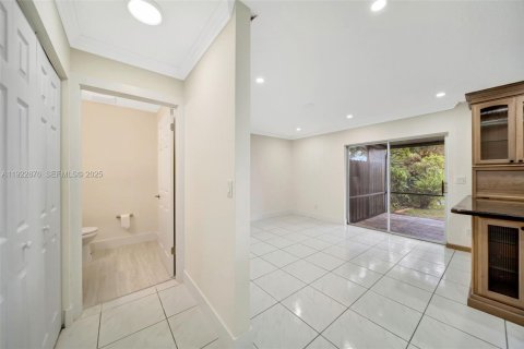 Touwnhouse à vendre à Davie, Floride: 3 chambres, 184.5 m2 № 1986852 - photo 11
