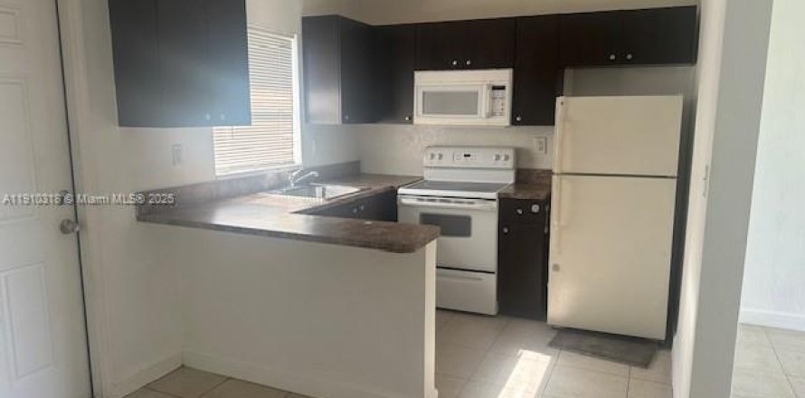 Villa ou maison à Miramar, Floride 2 chambres, 287.53 m2 № 1966559