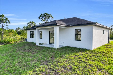 Villa ou maison à vendre à Lehigh Acres, Floride: 3 chambres, 151.43 m2 № 1935853 - photo 3