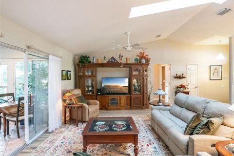 Villa ou maison à vendre à Leesburg, Floride: 3 chambres, 192.31 m2 № 2350331 - photo 10