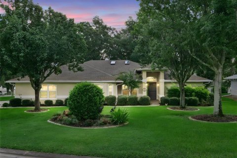 Casa en Leesburg, Florida 3 dormitorios, 192.31 m2 № 2350331